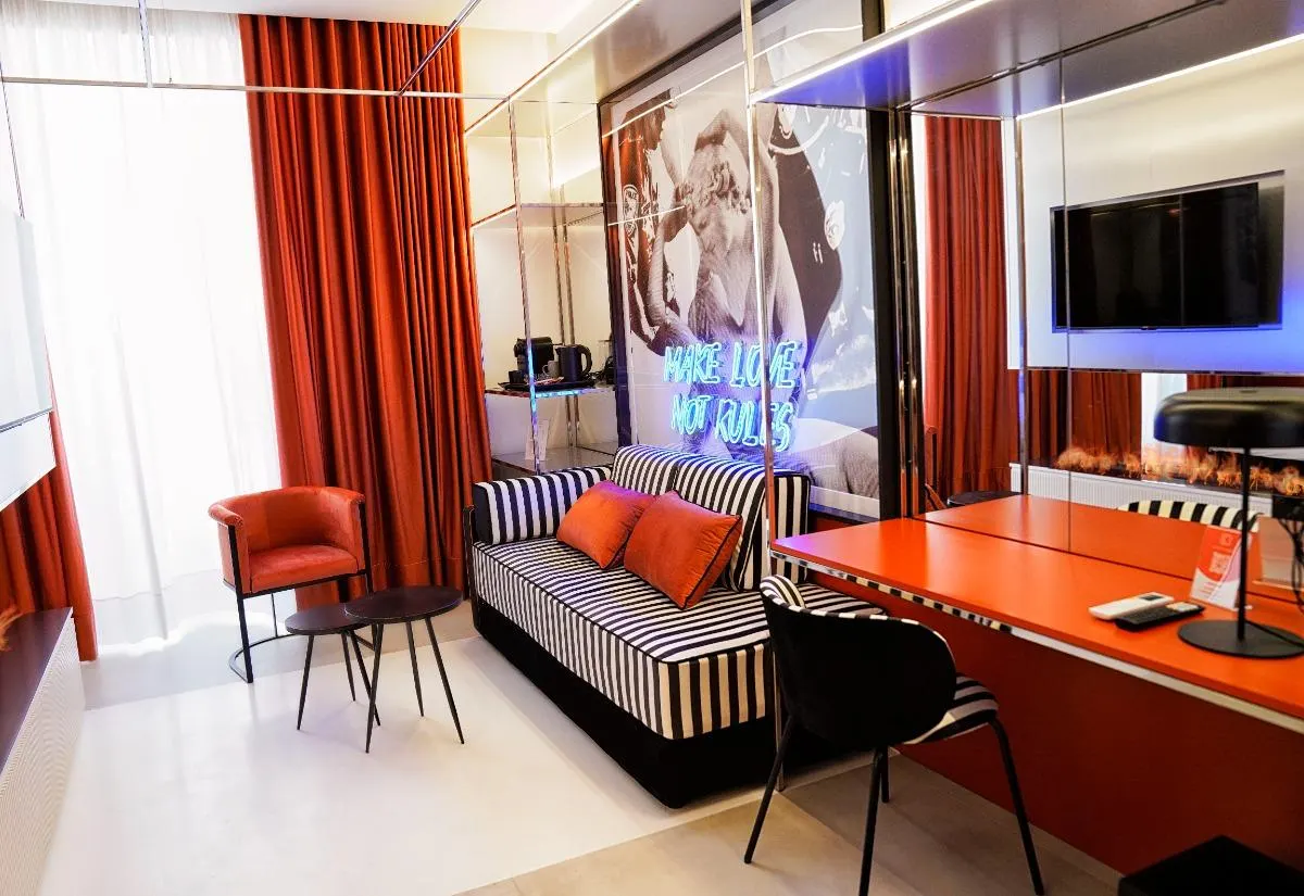 Suite Make Love Not Rules | Kind Places Napoli