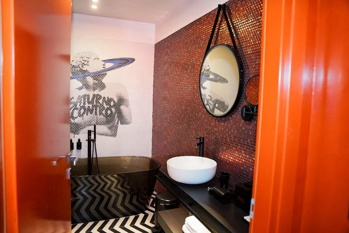 Saturno Contro suite | Kind Places Naples